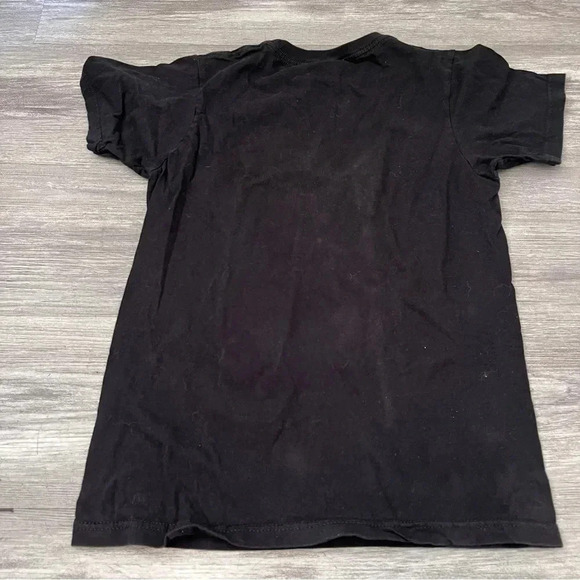 The Devil Wears Prada Men’s‎ T Shirt Size XS Short Sleeve Graphic Cemetery Cross - Picture 5 of 7